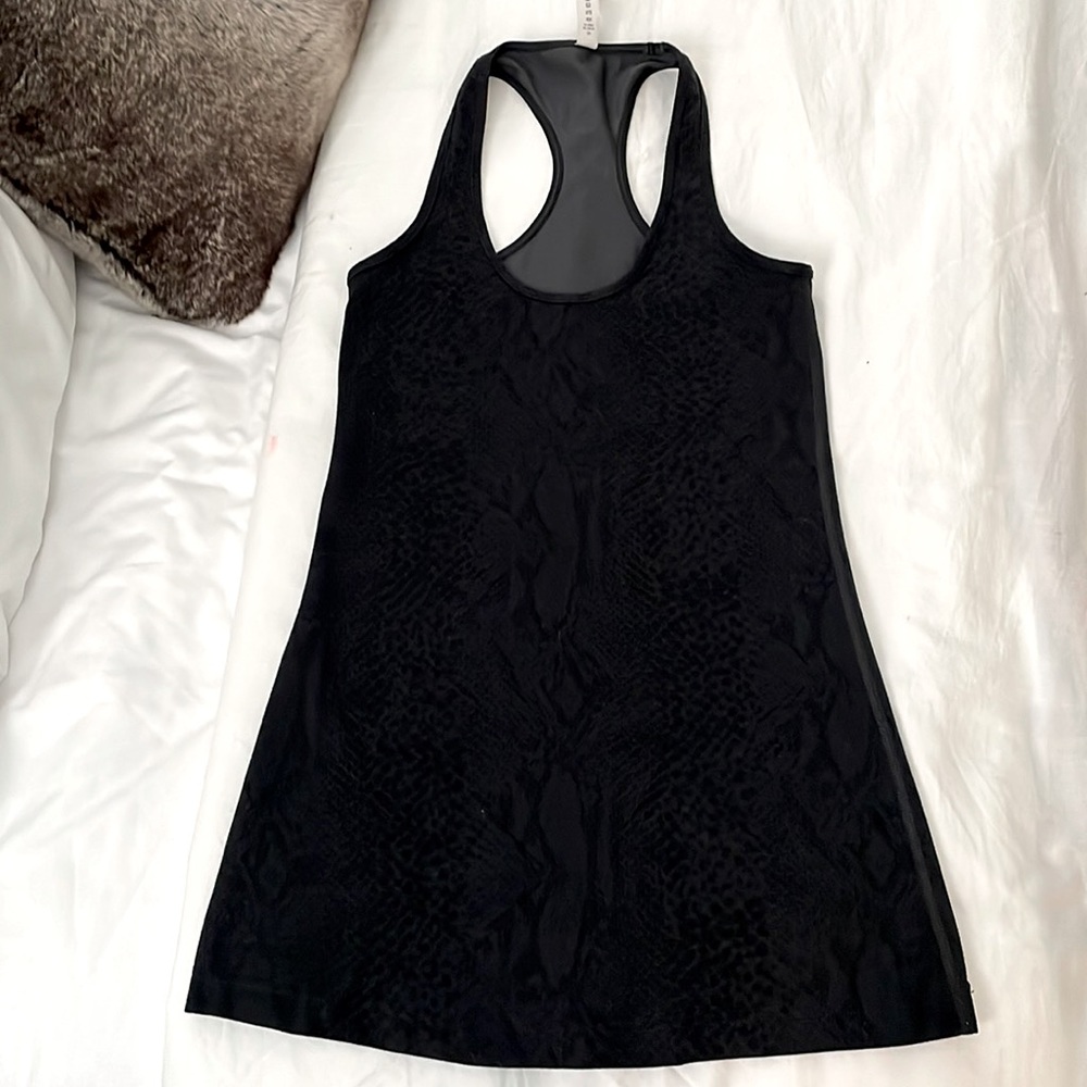 Women’s Lululemon tank top